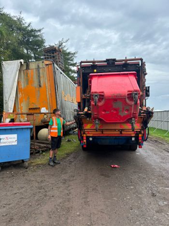 Ian Loading Bin Truck