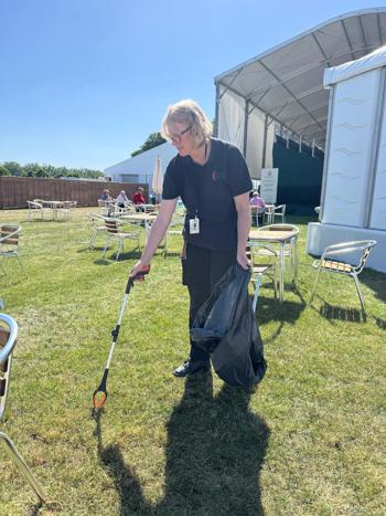 Amanda Litter Picking (1)