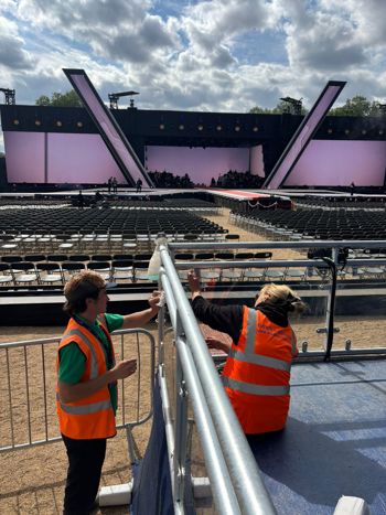 Tom And Lauren Cleaning The Glass
