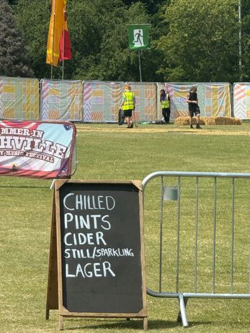 Crew Litter Picking (1)