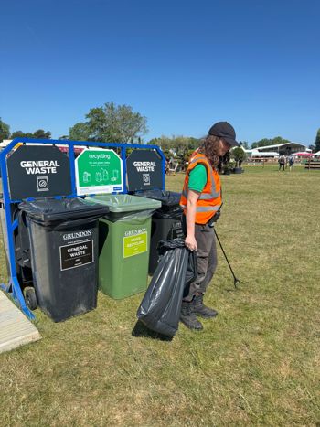 Crew Member Litter Picking (2)