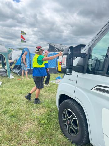 Crew Directing Traffic (5)