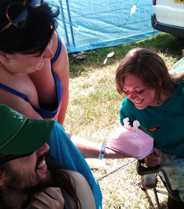 Glastonbury Festival 2010 Set A Mark Hatchard 0010 Happy 32Nd Sam