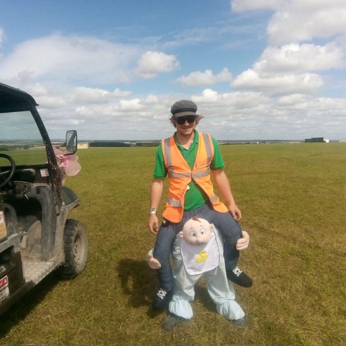 boomtown_2017_waste_management_litter_picking_01.jpg