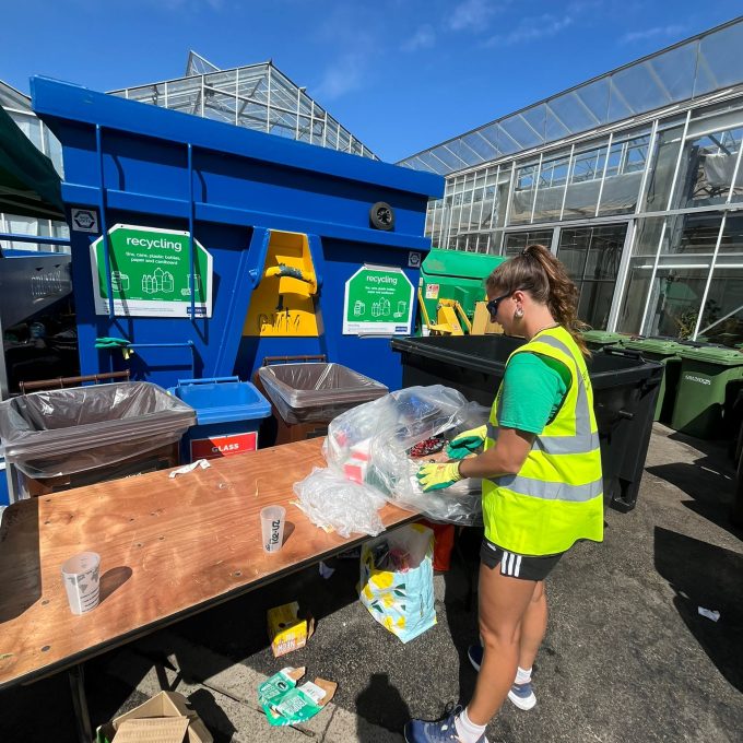 Crew Sorting Through Rubbish (2)