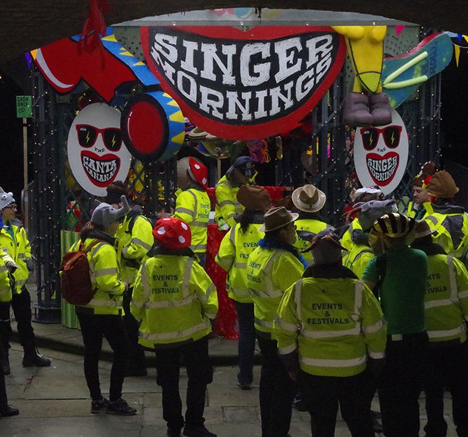 Elrow_tobaccodocks_2017_Stewards10.jpg