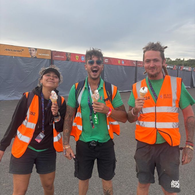 Sade, Shane & Ian Having Ice Cream (2)
