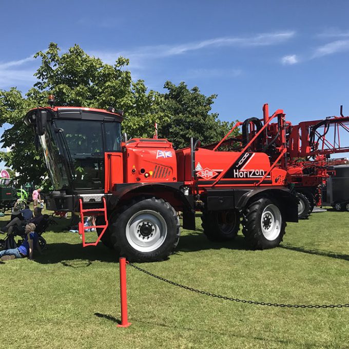 suffolk_show_2017_toilels_cleaning_03.jpg